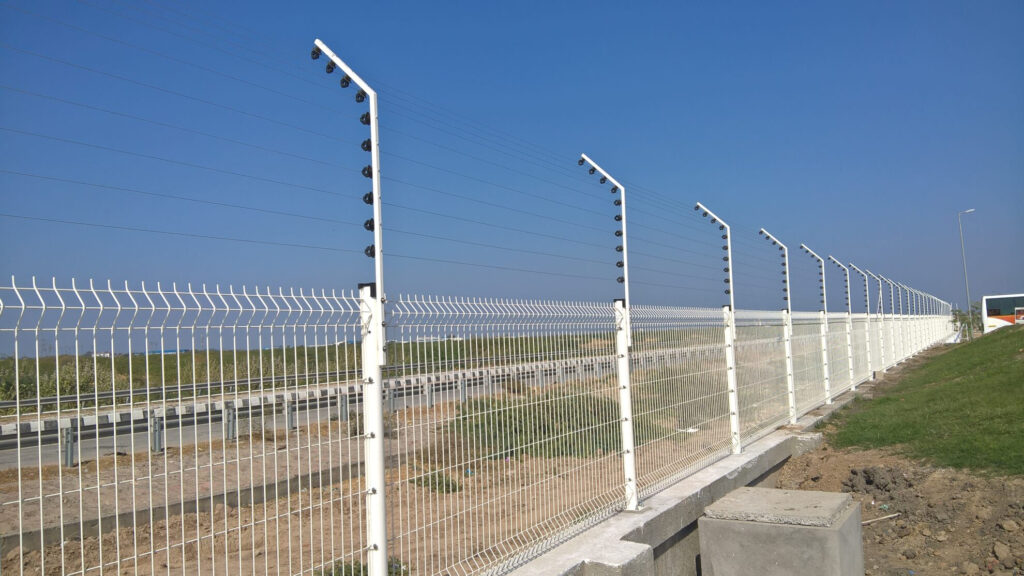 Key Features to Consider When Choosing a Smart Power Fence